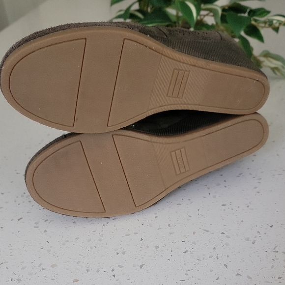 Toms Olive Brown Wedge Shoes with Lace-Up Design - Picture 7 of 7